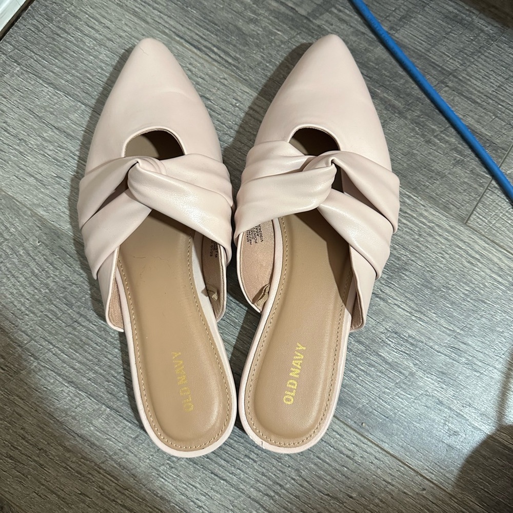 Old navy light pink mule (size 9)